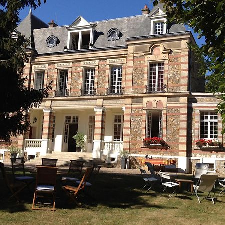 Appartement De 100M2 Dans Un Parc A 20 Mn Du Centre De Paris Garches Dış mekan fotoğraf