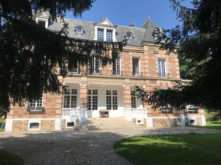 Appartement De 100M2 Dans Un Parc A 20 Mn Du Centre De Paris Garches Dış mekan fotoğraf