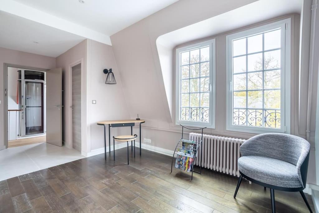 Appartement De 100M2 Dans Un Parc A 20 Mn Du Centre De Paris Garches Dış mekan fotoğraf