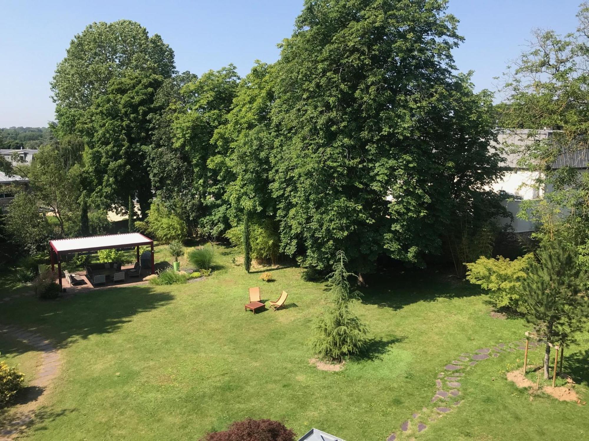 Appartement De 100M2 Dans Un Parc A 20 Mn Du Centre De Paris Garches Dış mekan fotoğraf